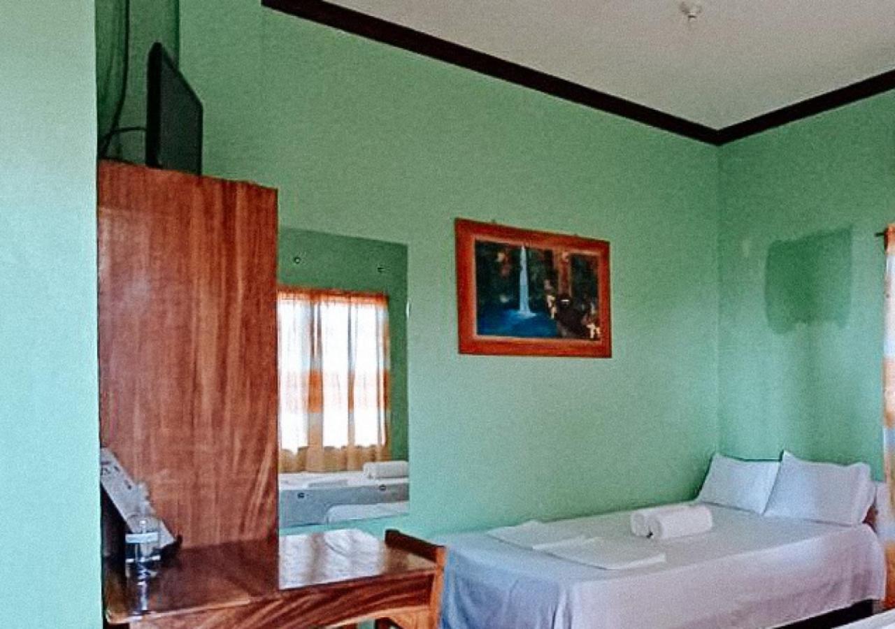 Reddoorz At July'S Haven Seaside Pension Camiguin Mambajao Buitenkant foto